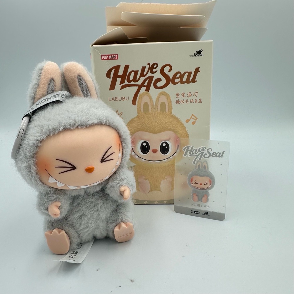 Pop Mart Labubu “Have a Seat‎ – Hehe” Vinyl Plush, 100% Authentic